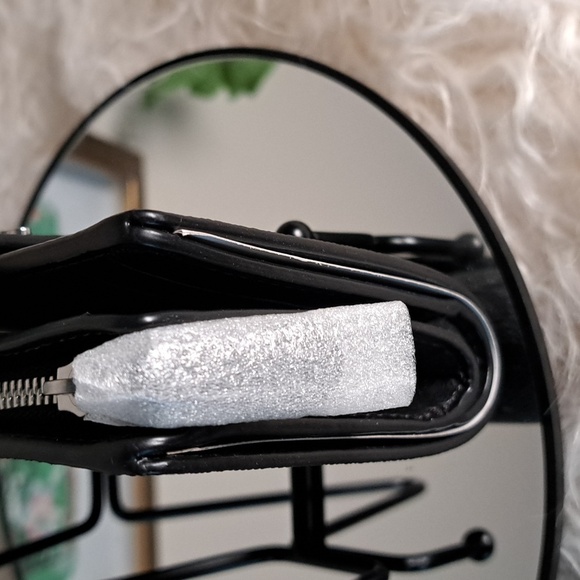 Coach NWTscMedium Corner Zip Wallet In Signature Canvas - Picture 5 of 9